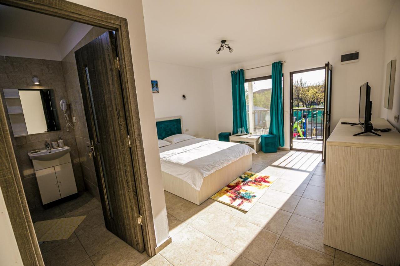 Complex Turistic N&S Hotel 2 Mai Ngoại thất bức ảnh