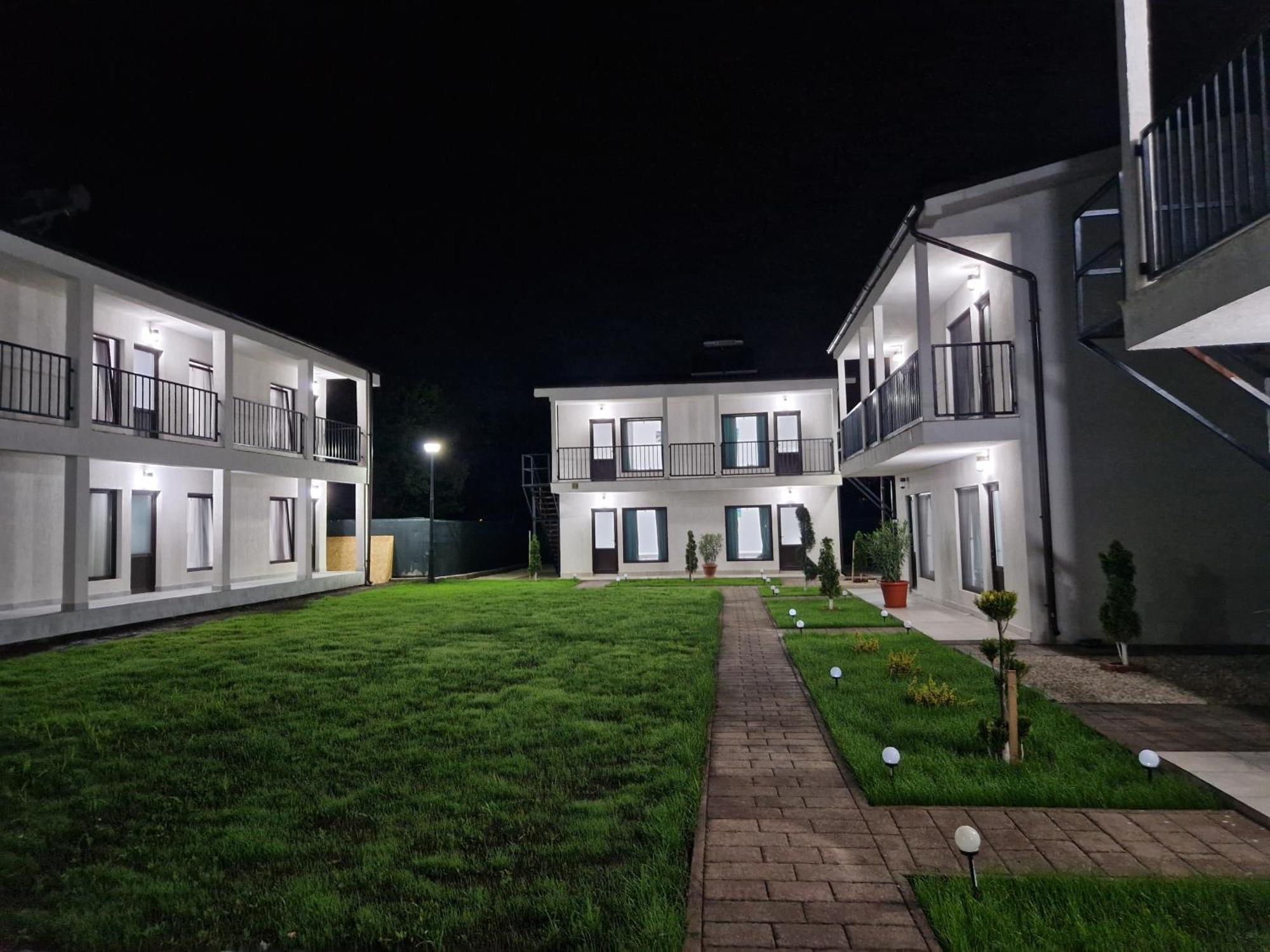 Complex Turistic N&S Hotel 2 Mai Ngoại thất bức ảnh