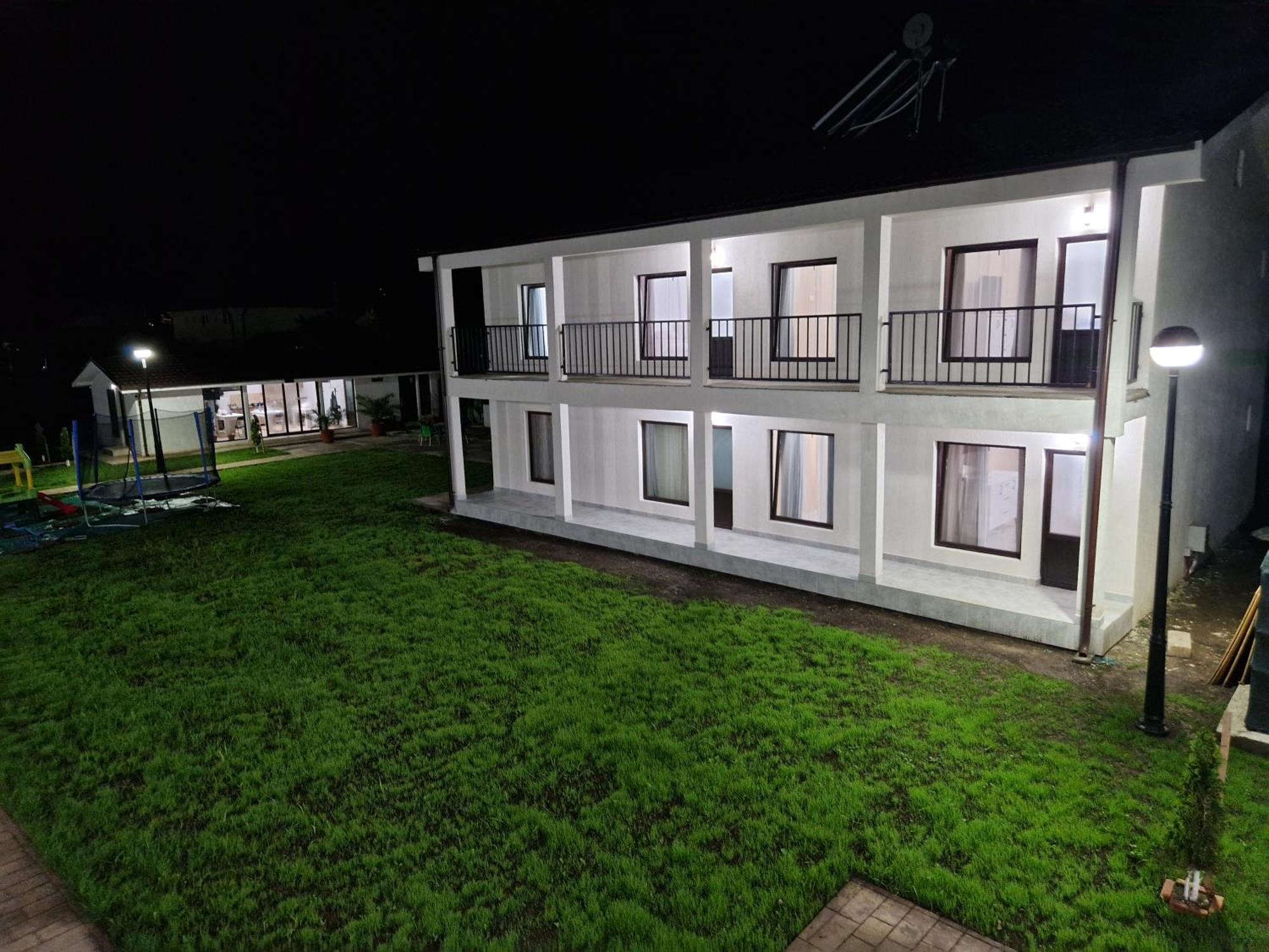 Complex Turistic N&S Hotel 2 Mai Ngoại thất bức ảnh